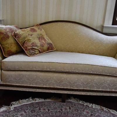 L Lot 98: Vintage Rolled Arm Sofa