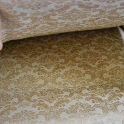 L Lot 98: Vintage Rolled Arm Sofa