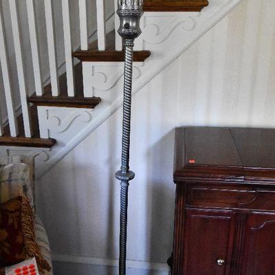 L Lot 102: Vintage Torchiere