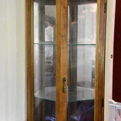L Lot 103: Curio Cabinet