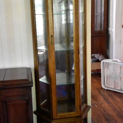 L Lot 103: Curio Cabinet