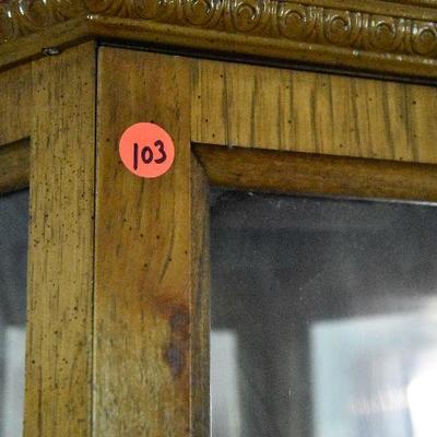 L Lot 103: Curio Cabinet