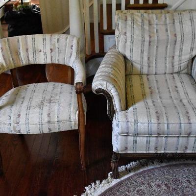 L Lot 105: Pair of Vintage Arm Chairs