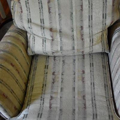 L Lot 105: Pair of Vintage Arm Chairs
