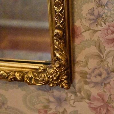 L Lot 107: Vintage Gilded Mirror