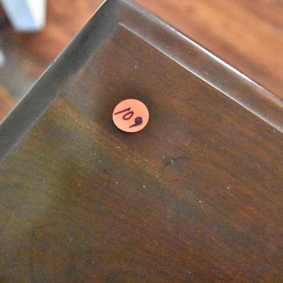 L Lot 109: Sofa Table