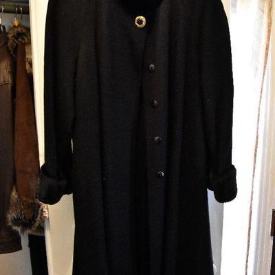 L Lot 110: Wool Coat with Faux Fur Neck and Cuffs