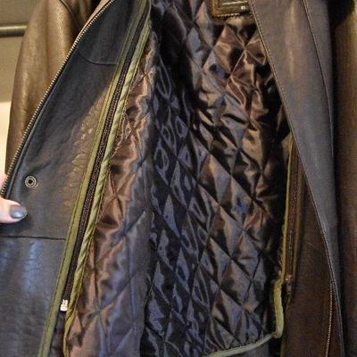 L Lot 111: Vintage Men's Brown Lined Leather Jacket