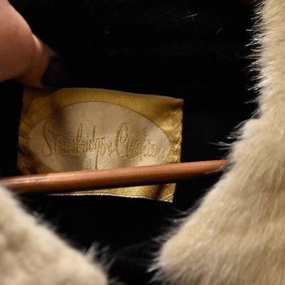 L Lot 114: Vintage Strawbridge & Clothier Cashmere Coat