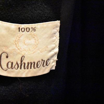 L Lot 114: Vintage Strawbridge & Clothier Cashmere Coat