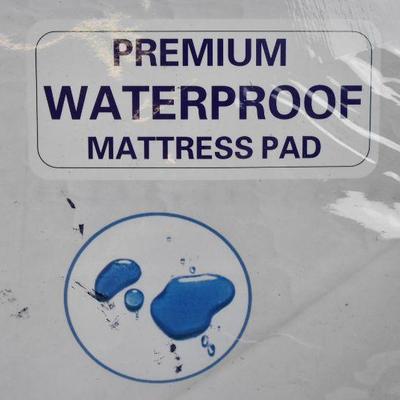 Queen Size Mattress Pad. Waterproof Cotton, White, $20 Retail - New