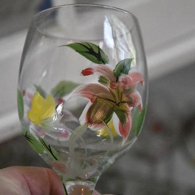 D Lot 121: Handpainted Pointsettia Wine Glasses