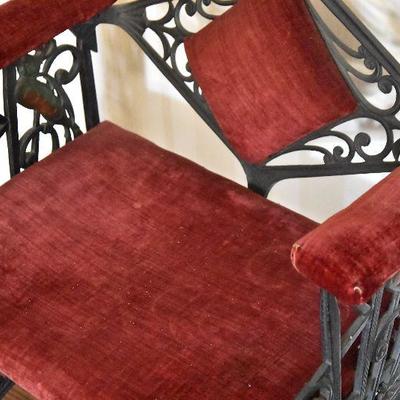 L Lot 123: Bird of Paradise Cast Iron Bench w/ Side Arms and Diamond Back