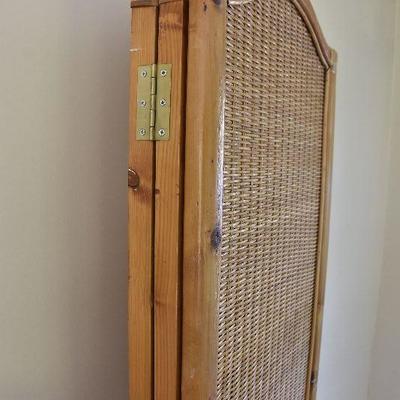 P Lot 125: Wicker and Cast Iron Room Divider