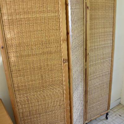 P Lot 125: Wicker and Cast Iron Room Divider