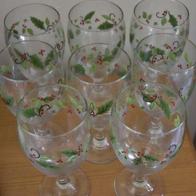 P Lot 126: Holiday Holly Stemmed Glasses
