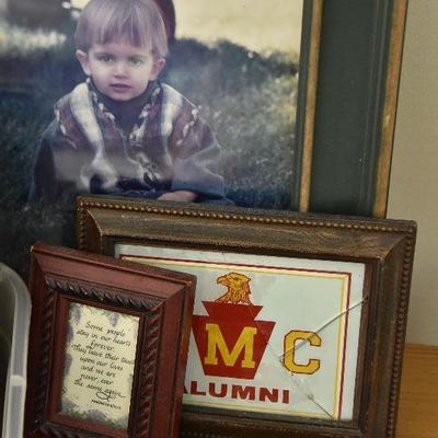 P Lot 129: Collection of Frames