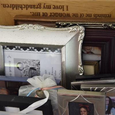 P Lot 129: Collection of Frames