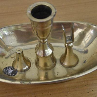 P Lot 137: Brass Candlestick