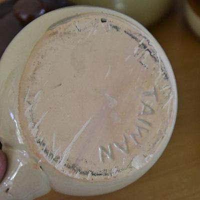 P Lot 142: Bean Crock and 4 Serving Crocks