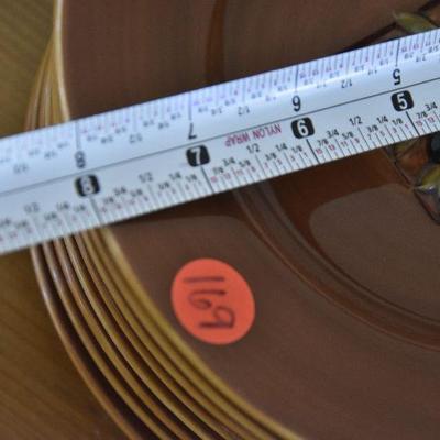 P Lot 169: Set of Olive Luncheon Plates