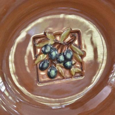P Lot 169: Set of Olive Luncheon Plates