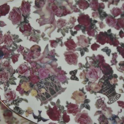 P Lot 170: Set of Heart Luncheon Plates