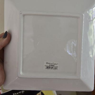 P Lot 172: Set of Martini Luncheon Plates