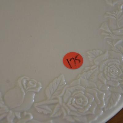 P Lot 175: Royal Limited Cake Stand and Server