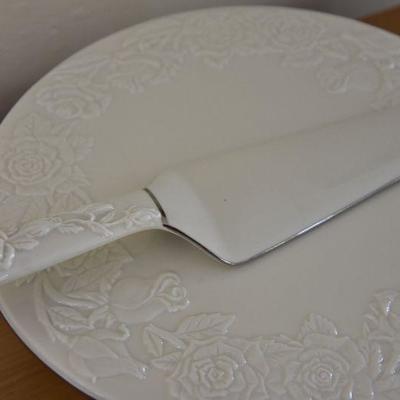 P Lot 175: Royal Limited Cake Stand and Server