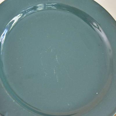 P Lot 176: Red and Green Plates