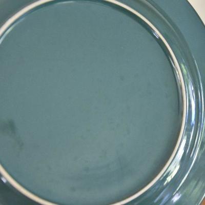 P Lot 176: Red and Green Plates
