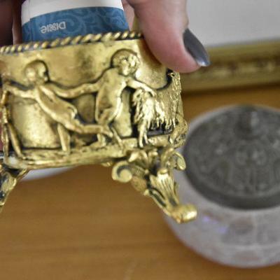 P Lot 180: Collection of Powder Room DÃ©cor