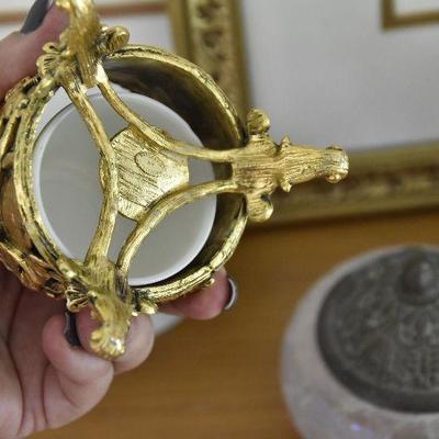 P Lot 180: Collection of Powder Room DÃ©cor