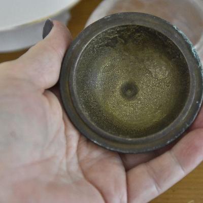 P Lot 180: Collection of Powder Room DÃ©cor