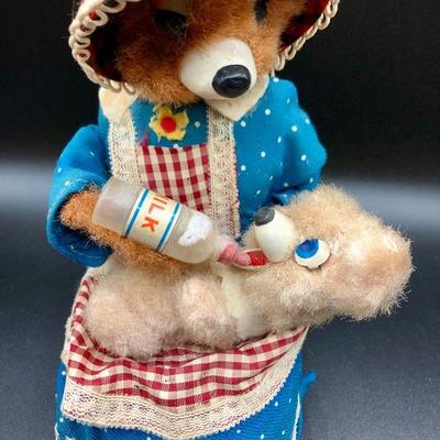 Vintage Working Toy MAMA FEEDING HUNGRY BABY BEAR  Tin Litho 1950s Battery