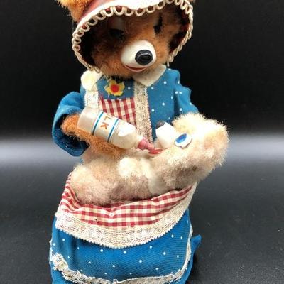 Vintage Working Toy MAMA FEEDING HUNGRY BABY BEAR  Tin Litho 1950s Battery