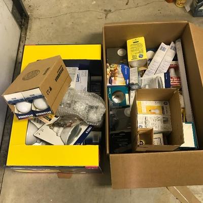 Lot# 275 Large Lot of Lightbulbs 