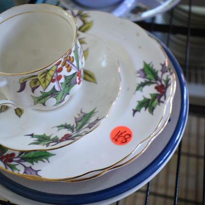 D Lot 167: Decor