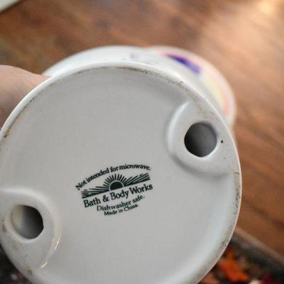 D Lot 166: Pyrex and More
