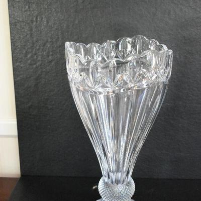 Lot Diningroom: Cut Glass Vase