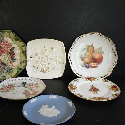 D Lot 231: Wedgewood and More