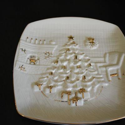 D Lot 231: Wedgewood and More