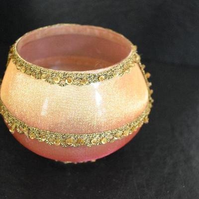 Lot 233: Decor