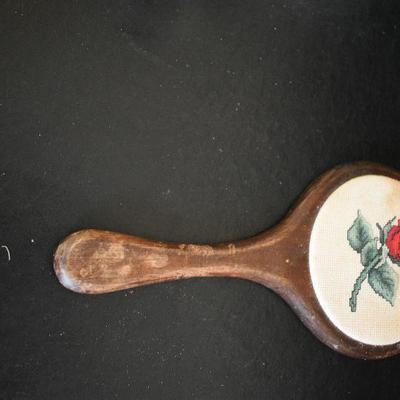 Lot 233: Decor