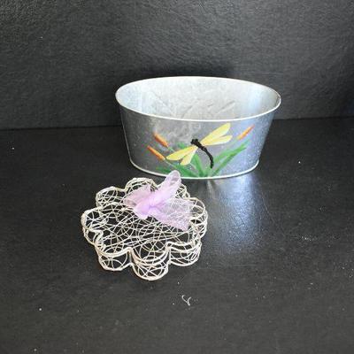 Lot 233: Decor