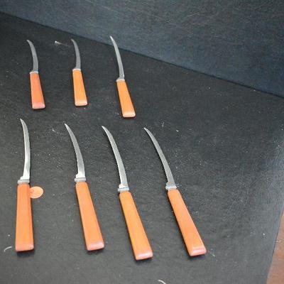Lot 234: Knives