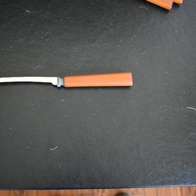Lot 234: Knives