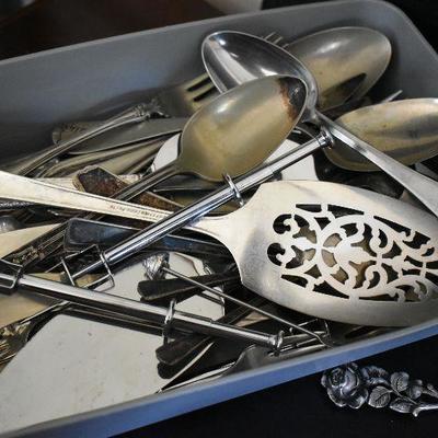 Lot 235: Flatware