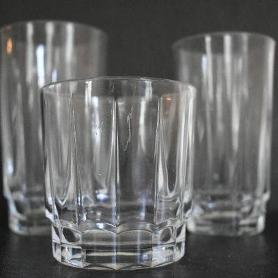 D Lot 240: Drinking Glasses
